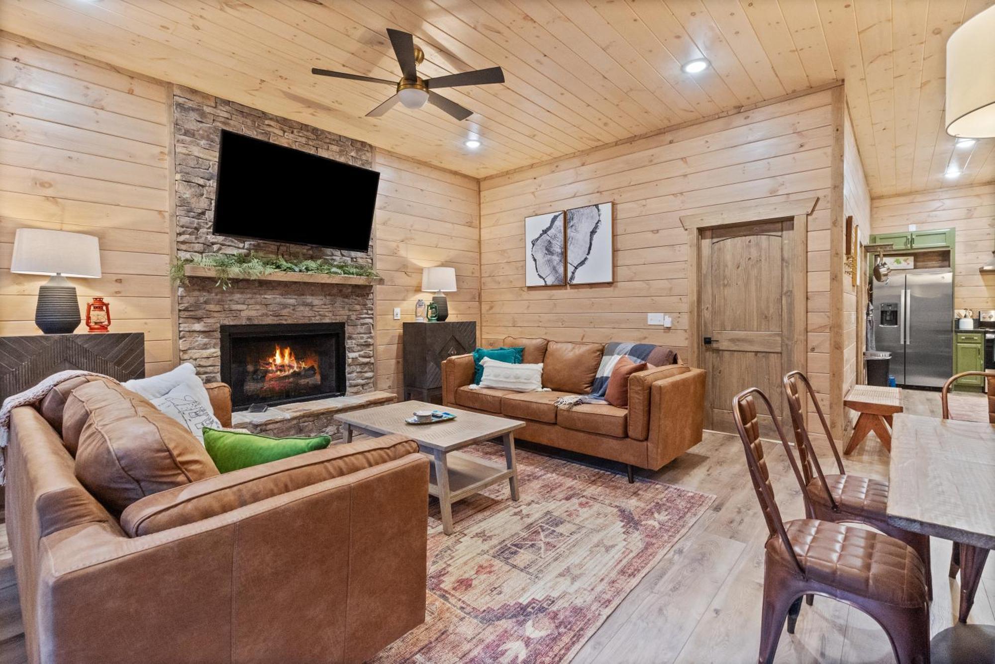 Mins To Gburg Sleeps 8 Hot Tub Arcade Area Pool Gatlinburg