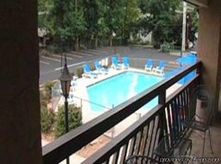 Super 8 By Wyndham Downtown At Convention Center 3*