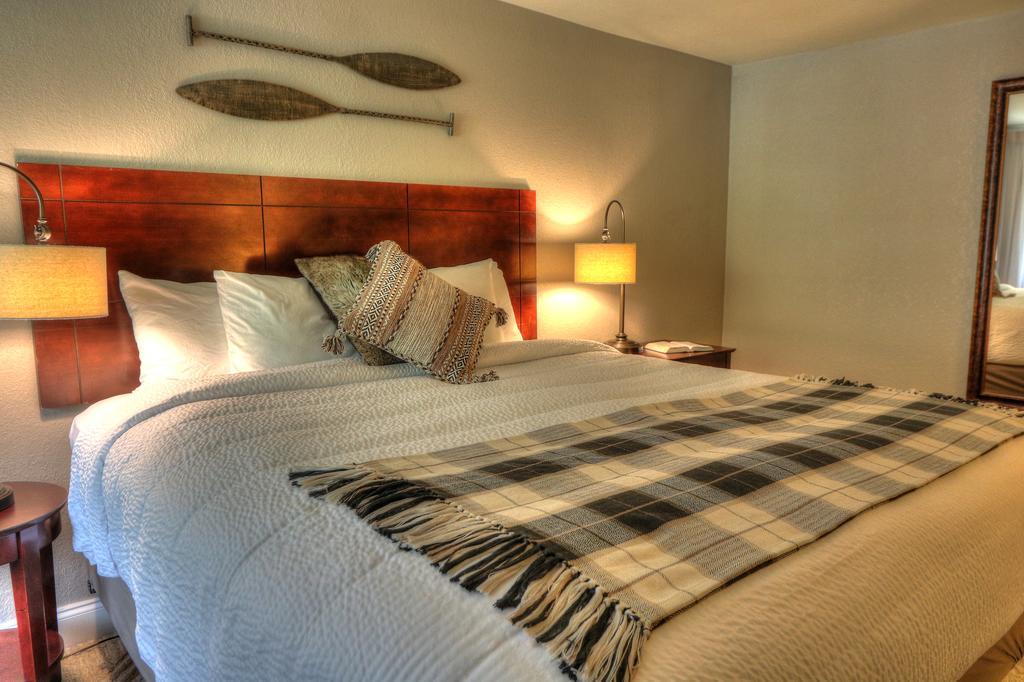 Hotel River Edge 2*