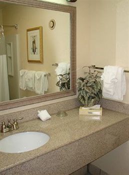 Hotel Edgewater And Conference Center