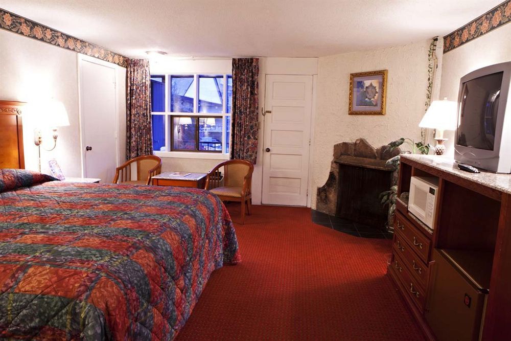 River Edge Hotel