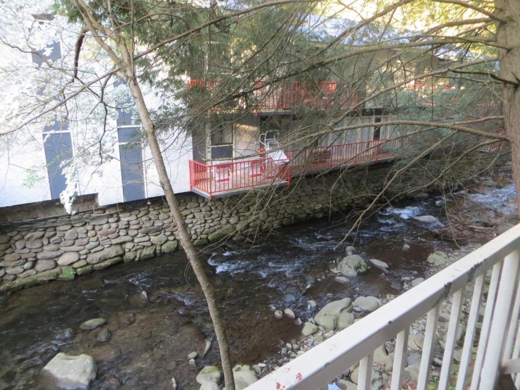 Terrace On The Water Inn