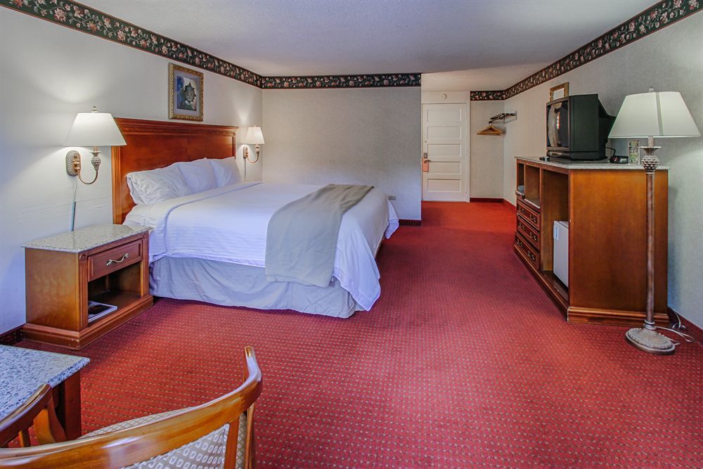 River Edge Hotel 2*