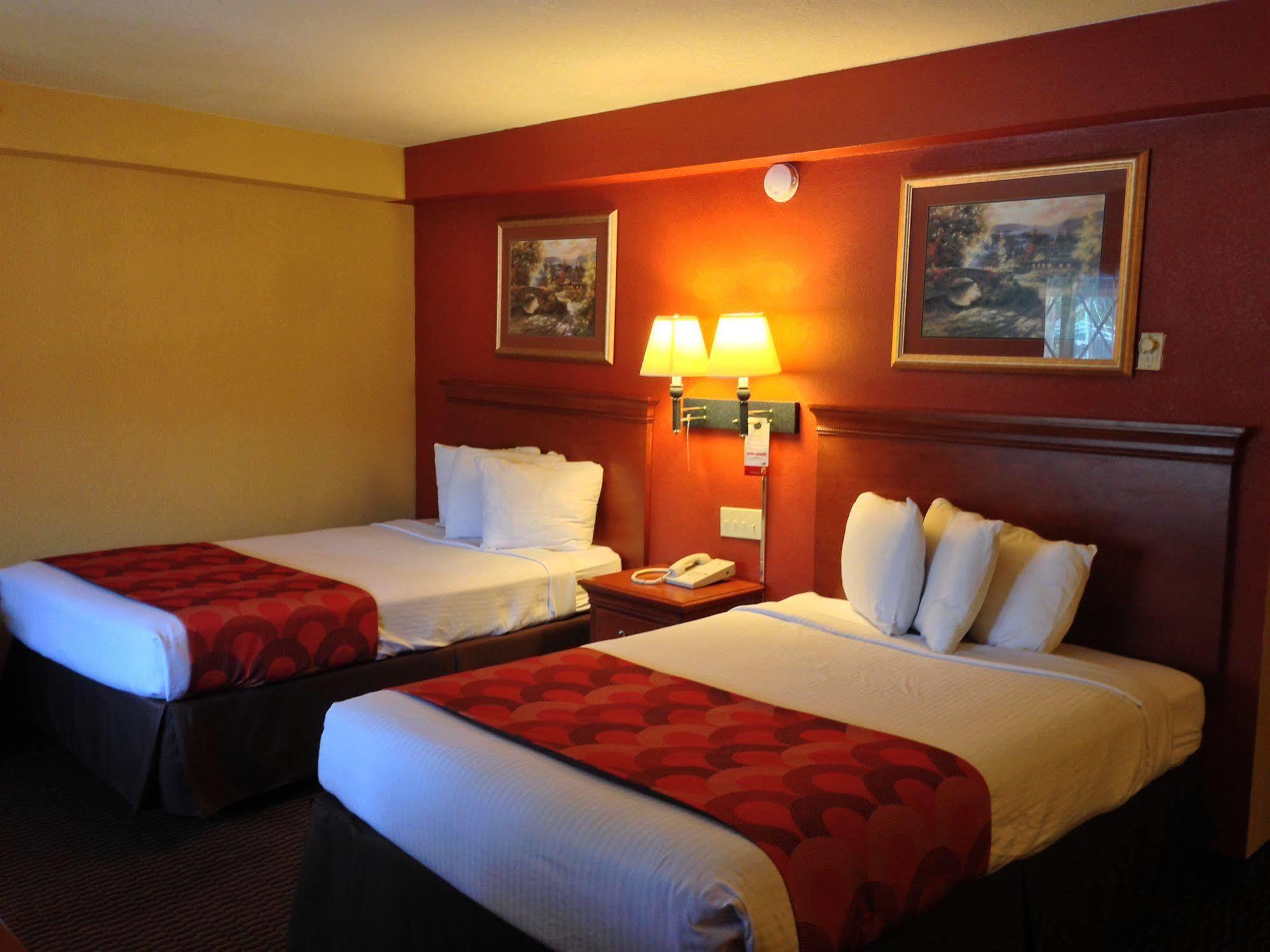 Super 8 By Wyndham Downtown At Convention Center Hotel Gatlinburg