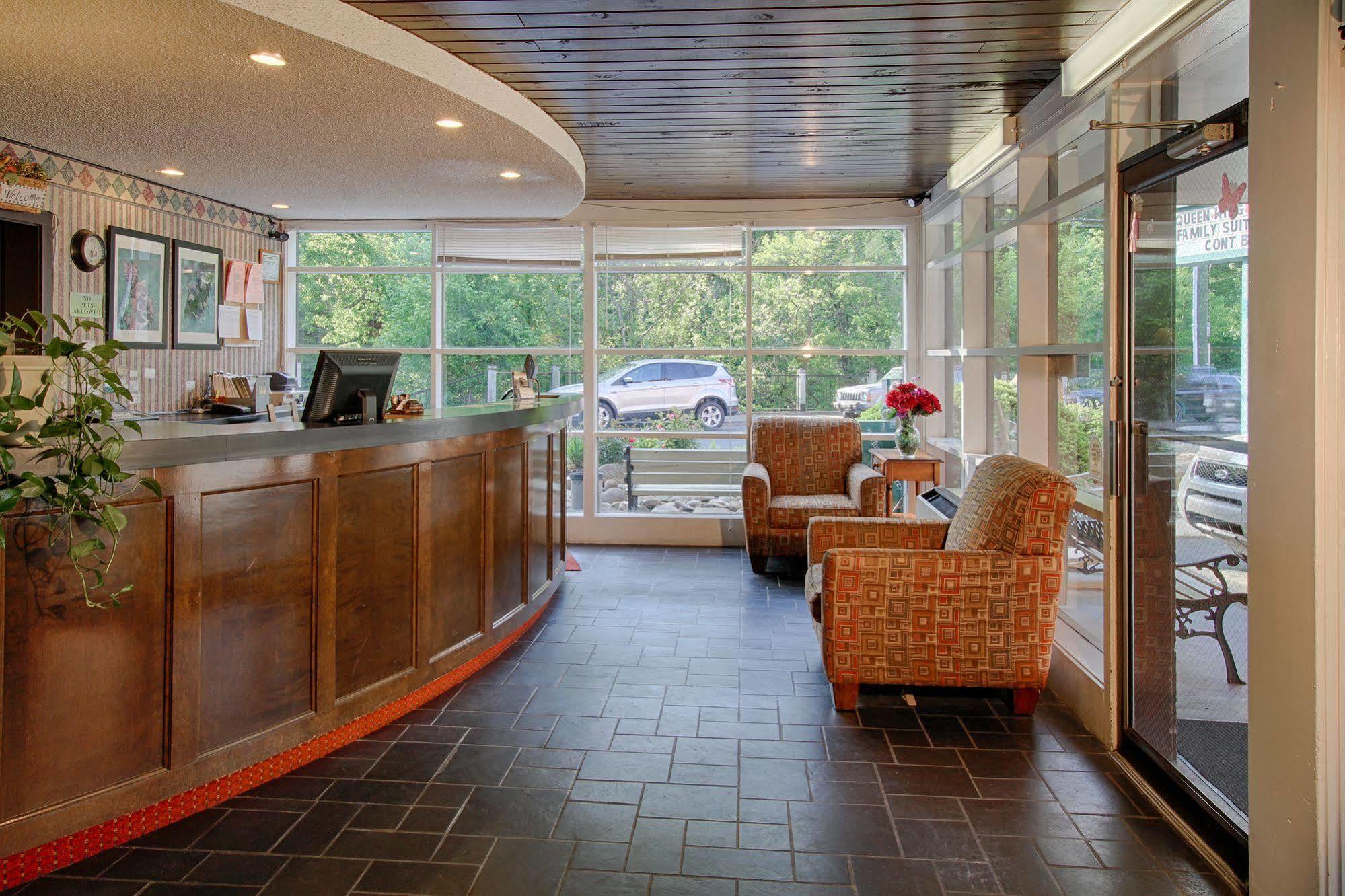 River Edge Hotel