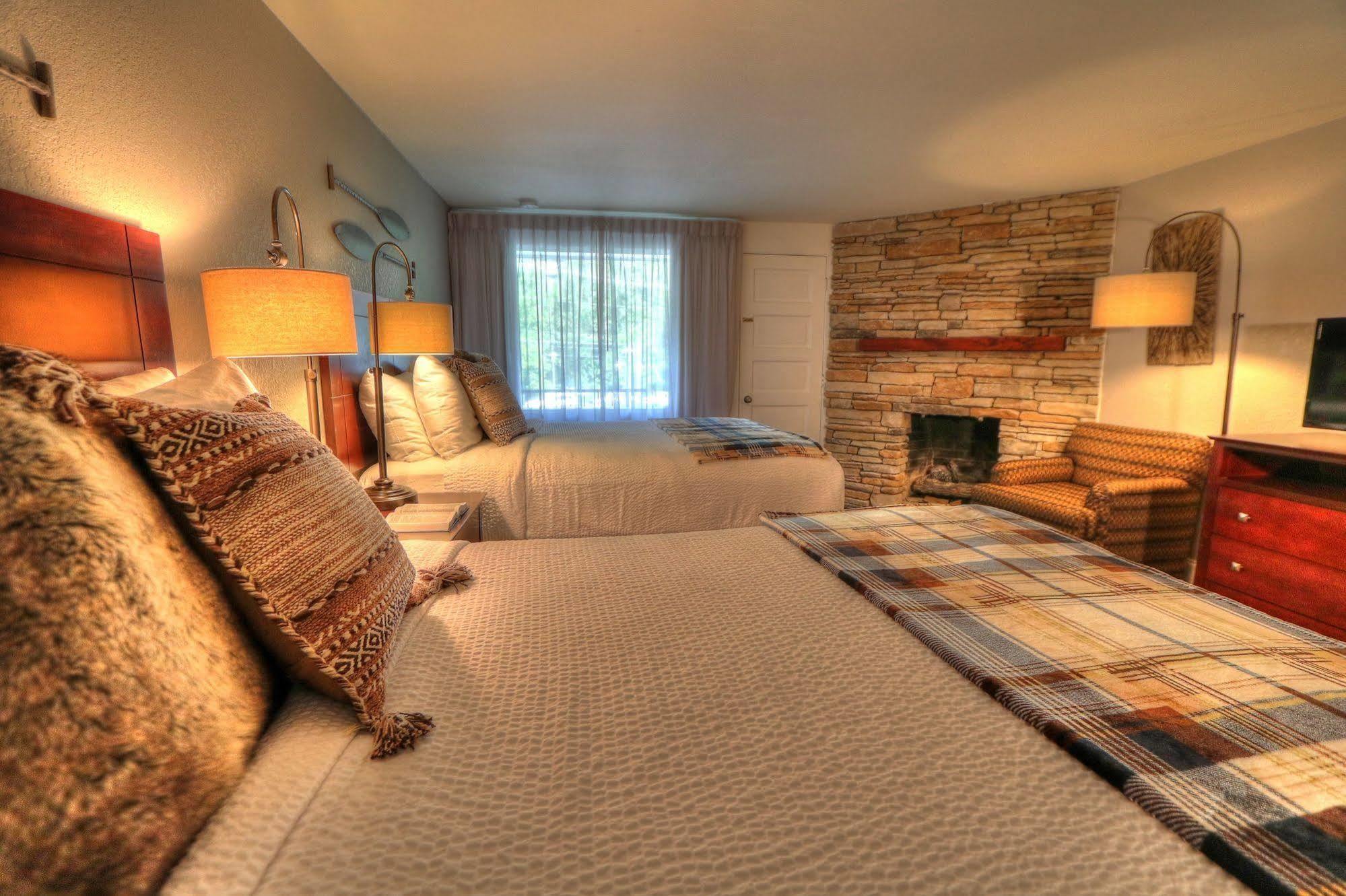 Hotel River Edge 2*