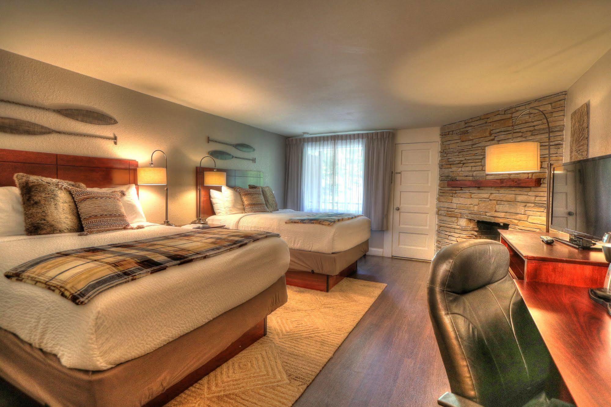Hotel River Edge 2*