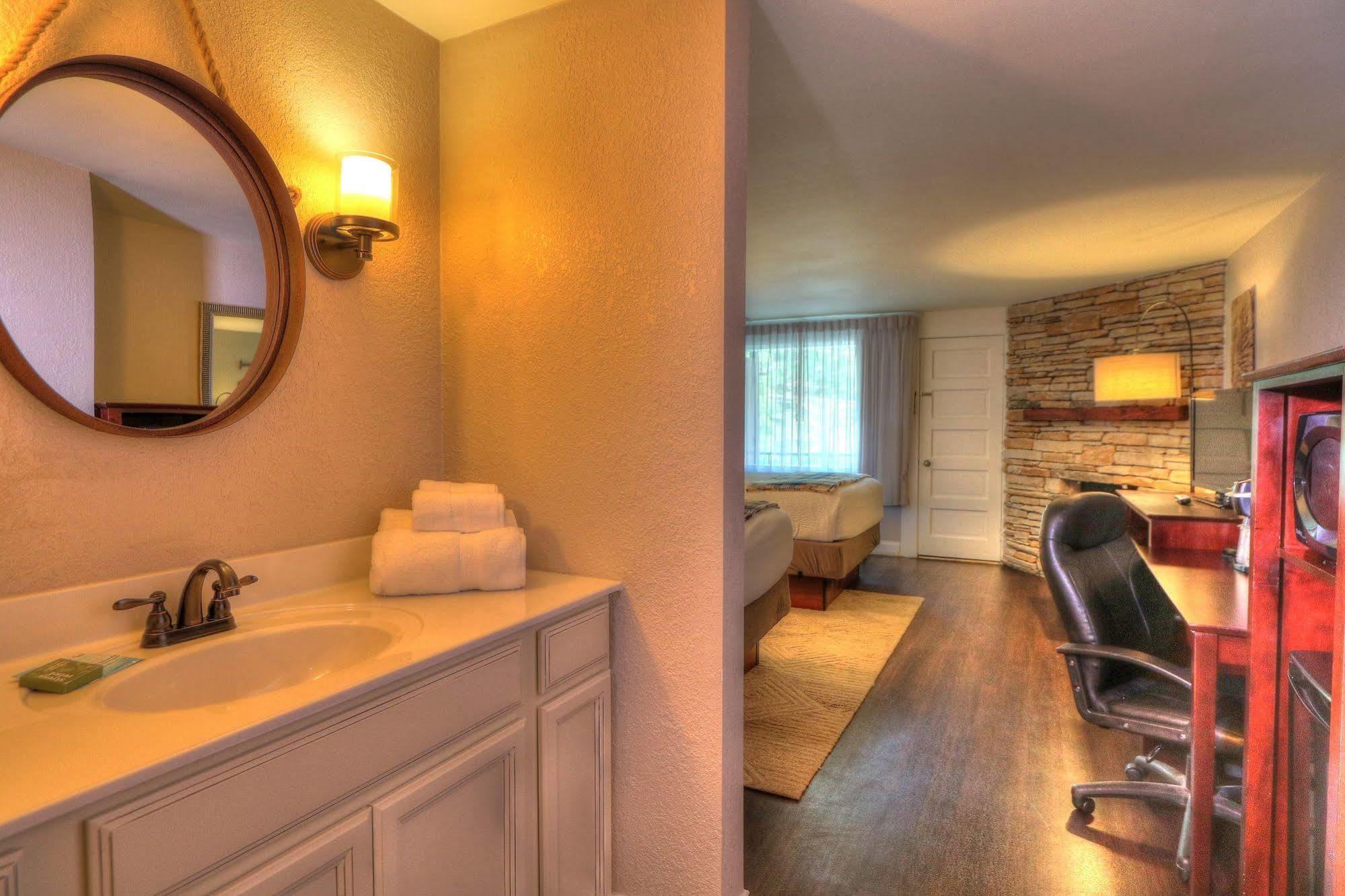 River Edge Hotel Gatlinburg