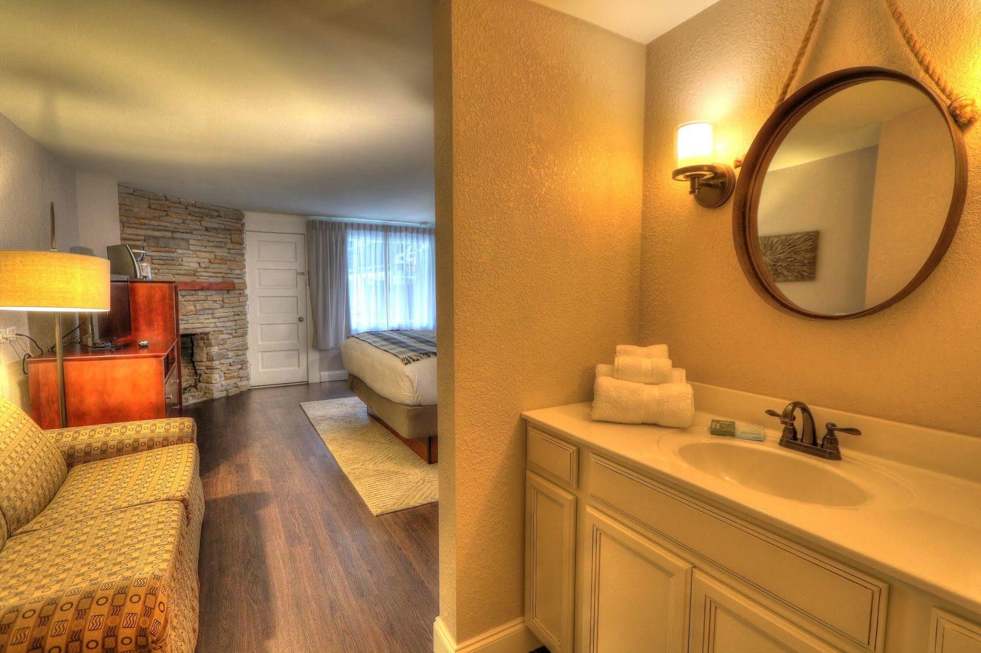 River Edge Hotel