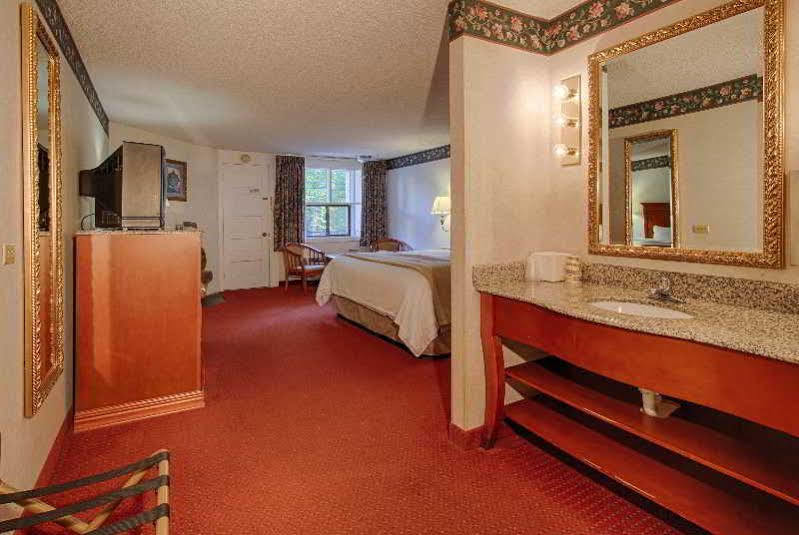 River Edge Hotel Gatlinburg