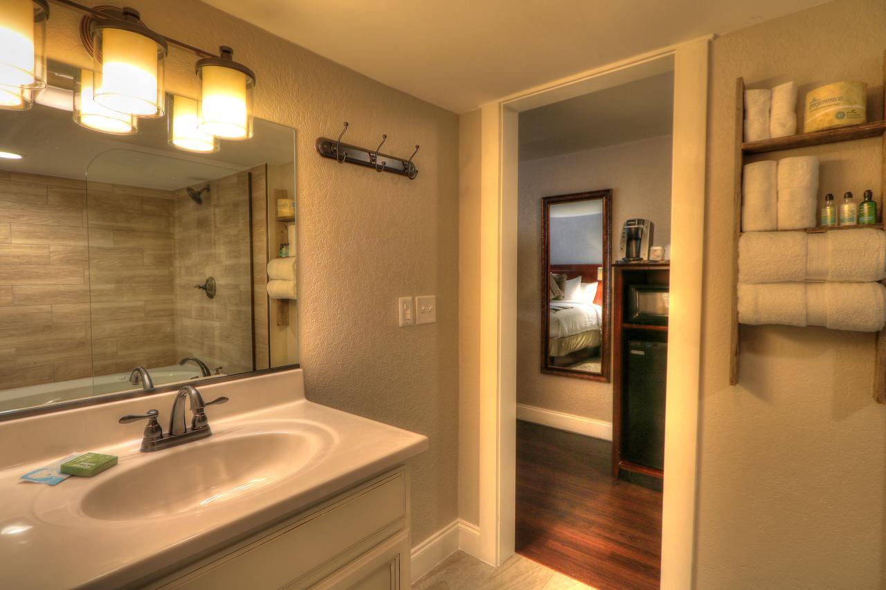 River Edge Hotel