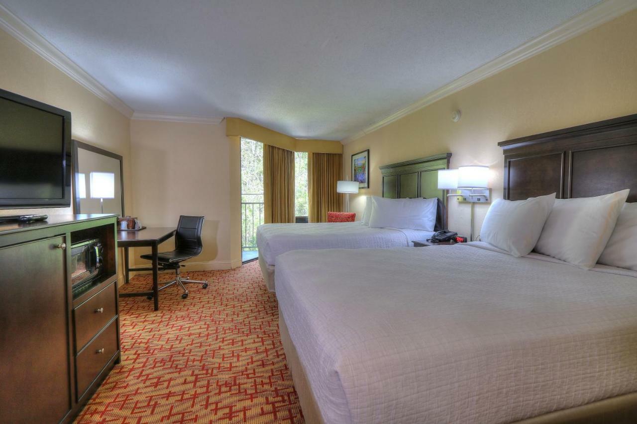 Edgewater And Conference Center Hotel 3*