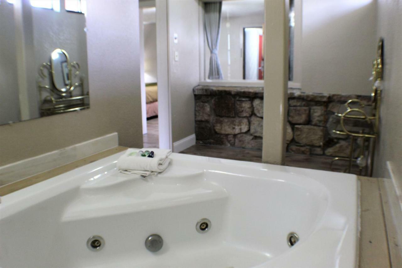 Chalet Inn Hotel