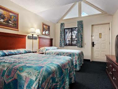 Super 8 By Wyndham Downtown At Convention Center Gatlinburg