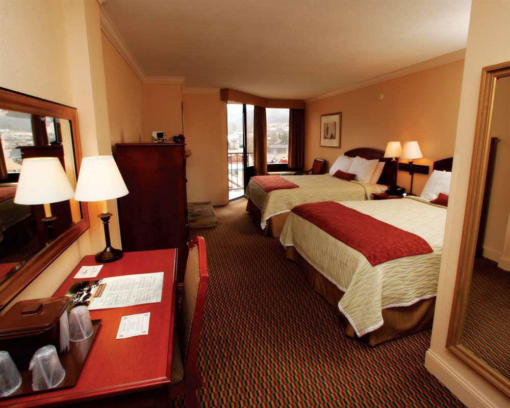 Edgewater And Conference Center Hotel 3*