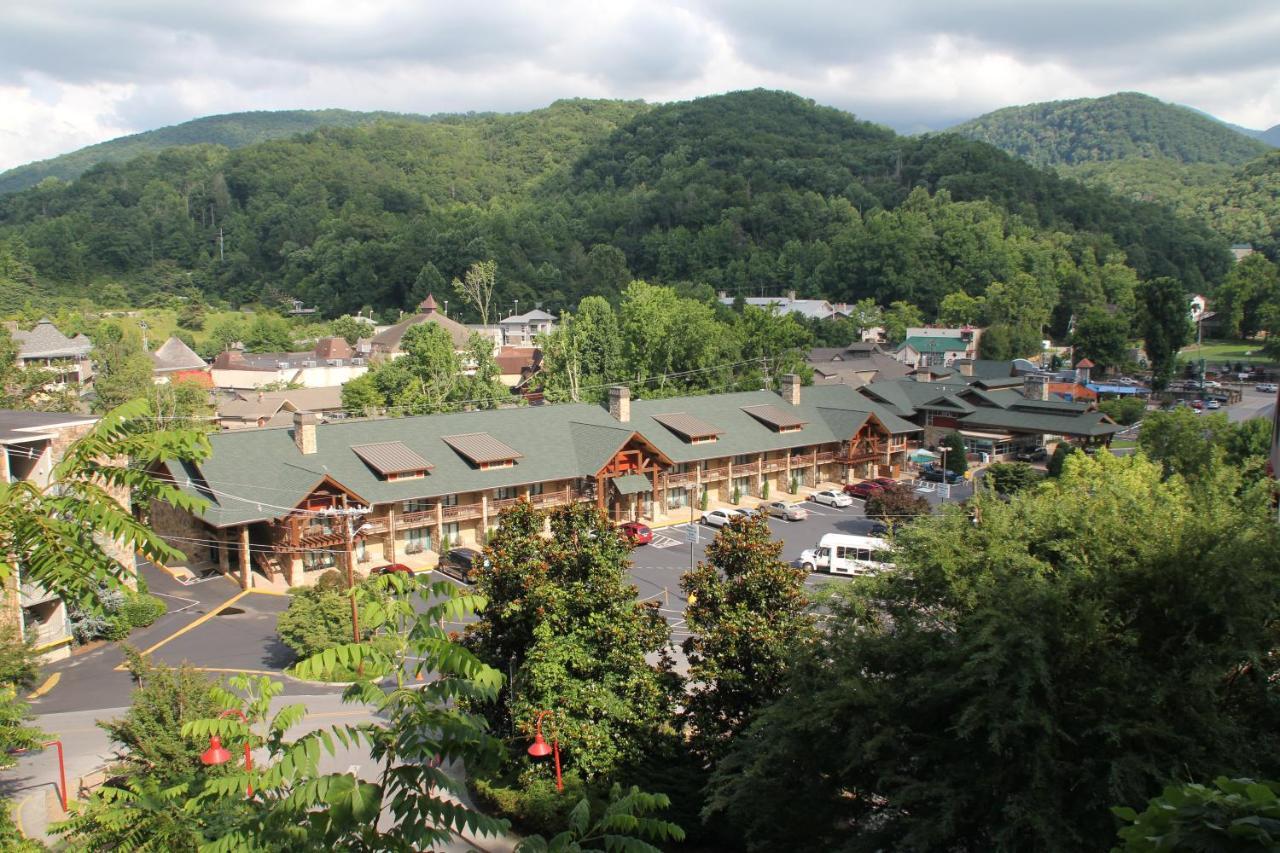 Greystone On The River 4*