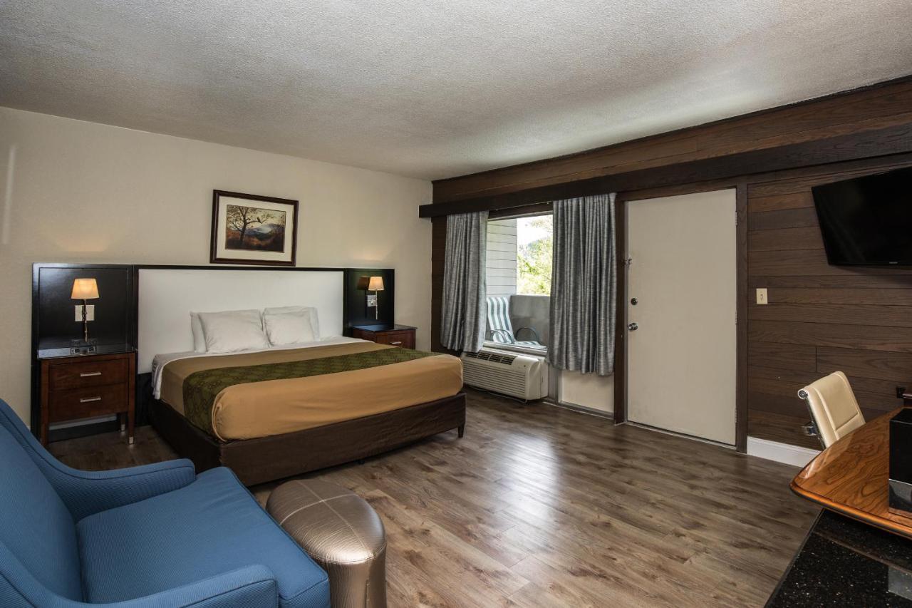 Chalet Inn Hotel
