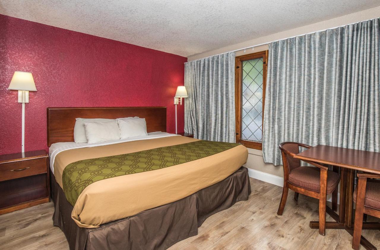 Hotel Chalet Inn